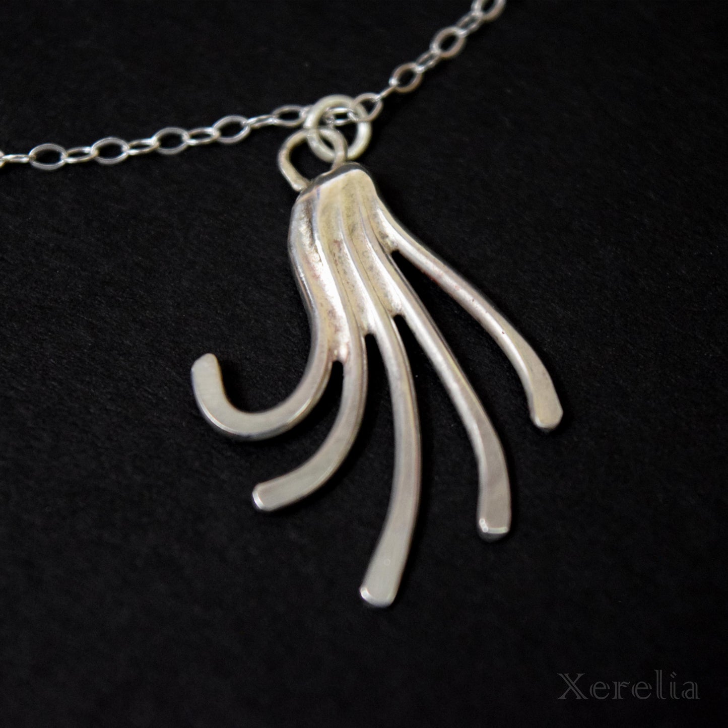 Flowing Tendrils Necklace