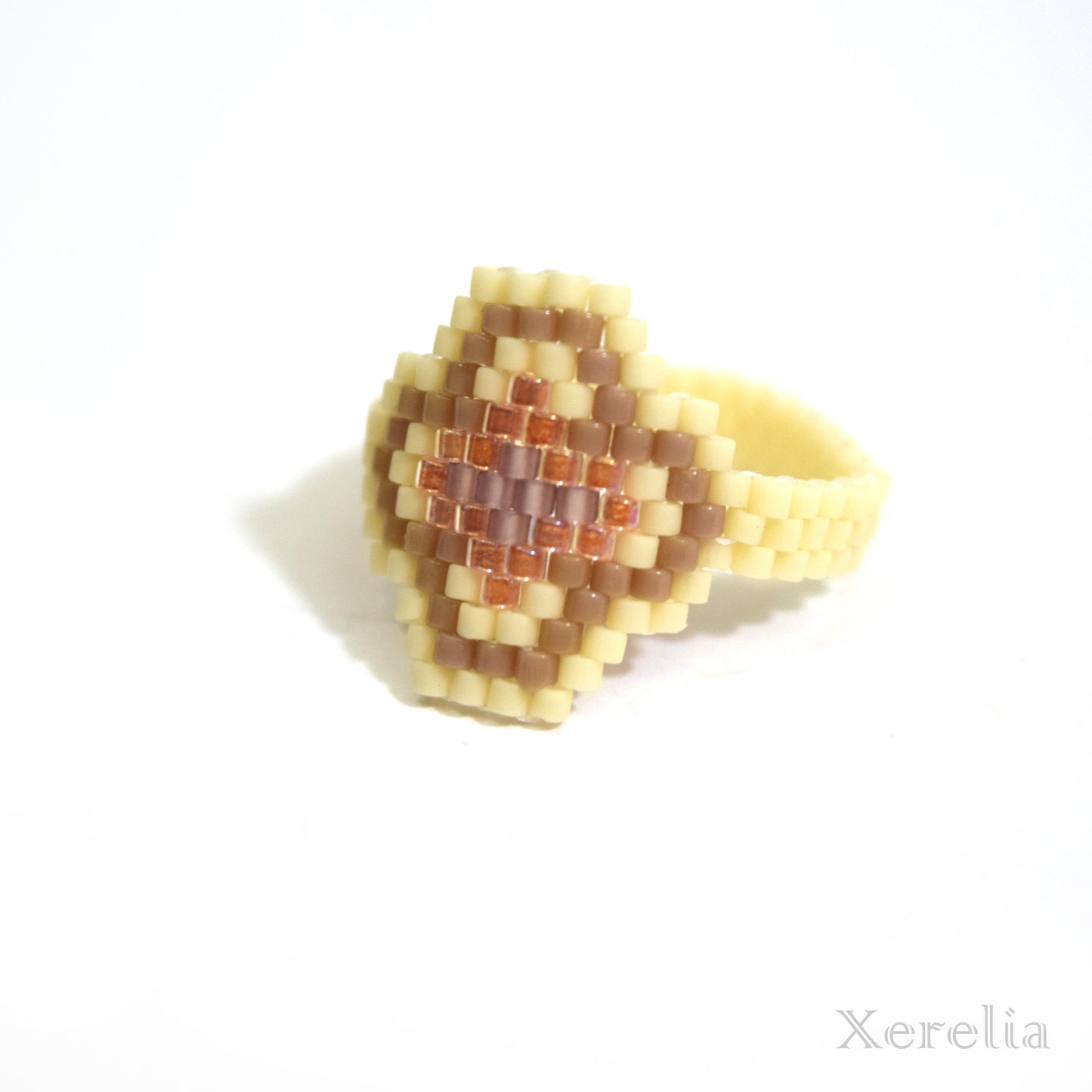 Beige Arabesque Ring